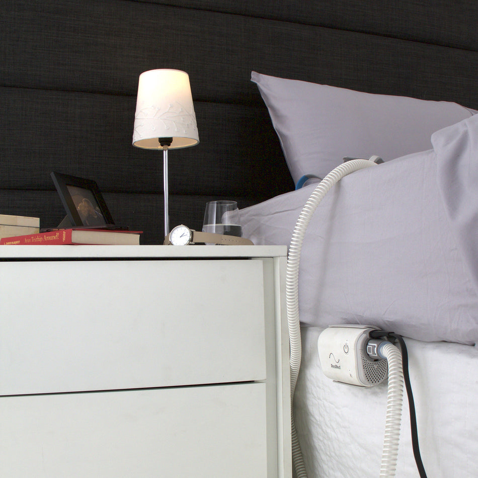 Soporte de cama o buro para CPAP AirMini